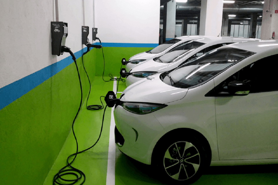 Dónde recargar gratis un coche eléctrico