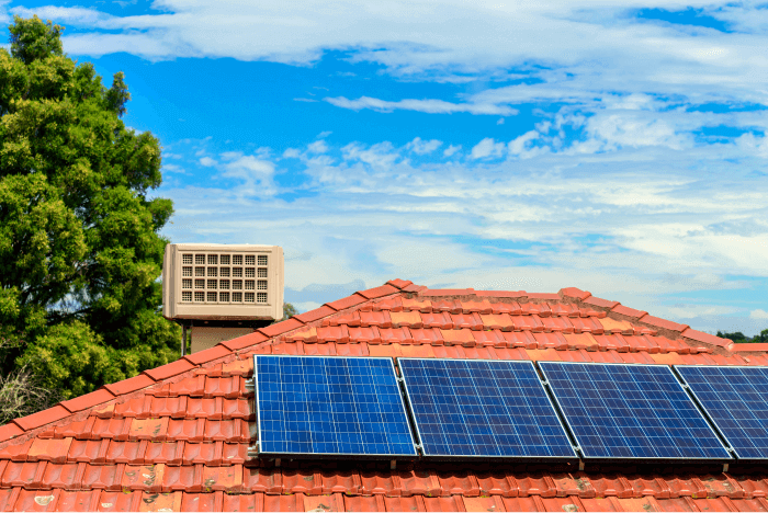Calentar la casa por poco dinero: De Sócrates a la energía solar térmica