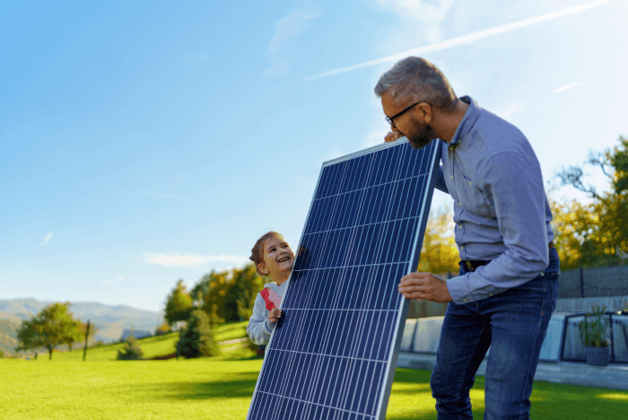 Focos solares: Una solución “verde” y económica para iluminar